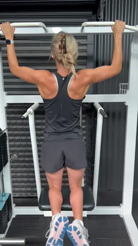 Bitta 2022 progress in the gym improving my running OUT OF SIGHT!! #Running #runtok #marathon #halfmarathon #training #gym #squats #legday #workout #Fitness #progress #longrun #intervaltraining 