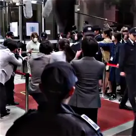 He covered her hands 🥺❤️#suspiciouspartner #suspiciouspartnerkdrama #jichangwook #kdrama #kdramaedit #foryou #foryoupage 