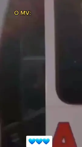 Mais um dia normal de gravações com o BTS. O Namjoon preso na ambulância e os meninos morrendo de rir dele😂😂😂 #BTS #btsarmy #armyforever #foryou #fy 