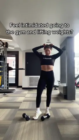 The best way to start strength training and feel confident in the gym & with weights is using a workout program written by a CPT - try a free week of the best workout plan in my profile #dumbbellonlyworkouts #shygirlworkouts #fitnesstipsforbeginners #beginnerworkoutplan  #beginnerworkoutsathome 