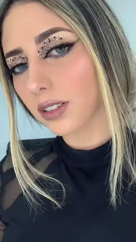 🫶🏻 #makeupartist #darkfeminine #darkfeminineenergy #makeuptips #tutorials 