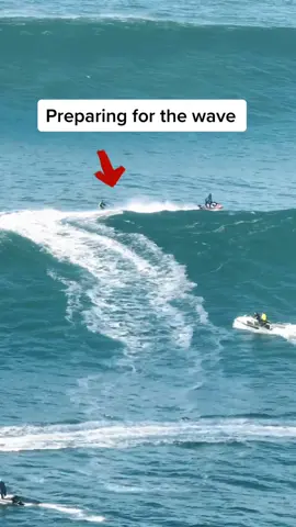 Did I went faster then the jetski? #bigwaves #bigwaverider #skimboarding #towin #nazare 