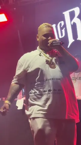 registro do show do tubarão… 🔥 #mcryan #fy 