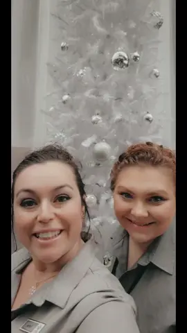 Green Bay Packers Christmas Party!! I have the best job!! #christmas #fyp #foryoupage #greenbaypackers #greenbay #lambeau #holiday #holidayparty #party #ilovemyjob #amazing #snow #whitechristmas #bartending 