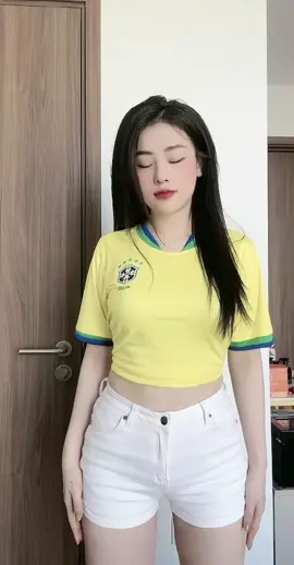 Nay mới mượn được cái áo 🤣