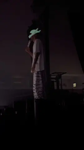 Einmal um die Welt @CRO #cominghome #cro #crokonzert2022 #cominghometourcro #cominghometour #einmalumdiewelt 