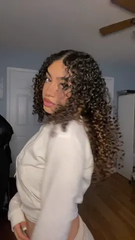 #fyp #foryou #foryoupage #viral #trending #thatwhiteegyyptian #curls #curlyhair 