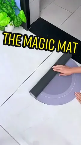 Introducing the Magic Mat shower mat - the ultimate solution for a drier, safer shower experience 🚿 This mat absorbs water faster than you can say 'Boom'! #showermat #bathroom #tiktok #christmasgifts #tiktokmademebuyit 