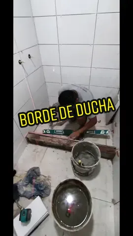 Así es el proceso de armado del borde de ducha. espero les sirva de referencia para sus futuros trabajos. #baño #tutorial #comosehace  #baños #remodelaciondecocina #remodelandomicasa #arquitectura #diseñointerior #remodelar #render3d #peru🇵🇪 #arquitecturaydecoracion #arquitecturaydecoracion #interiorismo #trujillo #caracas #remodelacionesdecasa #ceramicasobreceramica 
