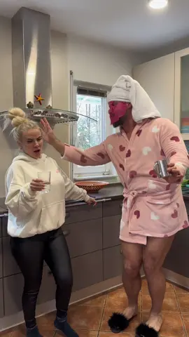Ich wollte doch nur wissen, wo der Föhn ist😂!!! #viral #fürdich #foryou #foryoupage #fy #fyp #funny #funnyvideos #couplecomedy #couple #comedy 