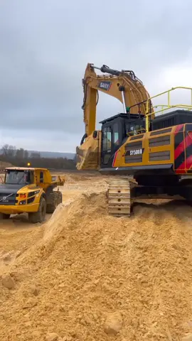 Sany SY500H  📽️Credits / awesome_earthmovers  All rights about photos/videos are reserved for their owners 📷 #worldmachinery_  #farmaland_  #agriland_  #theworldofmachines_  #eartmovers #machinery #machines #operator #operator_excavator #operatorlife #operatorlife #bagger #digg #digging #oversize #oversizemachines #buldozer #buldozers #heavy #heavyequipment #heavymachinery 