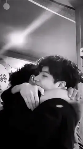 tha warmest hug ever.💖💚#loveunconditionally #ohmnanon#ohmpawat#nanonkorapat #blcouples🌈⚣ #viral #foryou #ronans #crdts