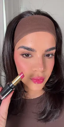 the prettiest pink 🎀 003 Glossed Up Rose Revlon Super Lustrous Glass Shine #revlonlipstick #rumraisinlipstick #sparklinghoney #revlonrumraisin 