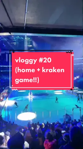 we made it home!!! also that kraken game was incredible i officially love hockey #gritty #homefortheholidays #christmasvlog 