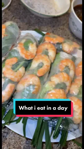 ik there is a zit the size of Jupiter on my 5head 😭 #whatieatinaday #food #Foodie #macaron #springrolls #eatwithme #viral