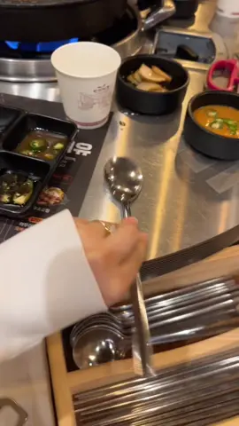 In some restaurants, you will see utensils underneath the table! #korea  #koreatravel #koreatravelguide #koreatrip #koreanculture #koreanteacher 