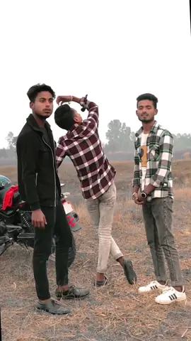 Steps😅😉💥 #KamariyaPatre #trending #bhojpurisong #ur_jaan_sallu💫 #foryoupage #mr_salamat #team7starsss #viral #Hanspur @yadav_bhai627 @its_me_shahilkhan @prince_razz08 