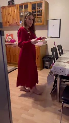 Better to not have friends , than being fake friends. (But this is just acting ) 😇@💜Mady💜 #teamozeebutt1 #annacaptari #acting #actress #poison #poisoning #actresslife #fake #fakedriends 