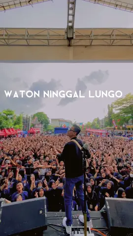 Mbok yo tulang tulung nganti opo wae nek dee ra sayang yaa podo wae 🙂 #tiktoktainment #ngapthershine #yowesmodaro #desleshoes 