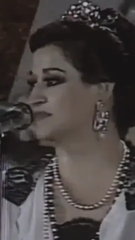 ‏قولي لحبيبي يا عين.. لهفتنا راحت فين ؟  جنّتنا راحت فين ؟ كل الحاجات الحلوة نجيبها تاني منين ؟؟ ❤️🥺 🎶 #تساؤلات_الليلة #طربيات  #وردة_الجزائرية  #روعة_الغناء_في_زمن_العمالقة #fyp 