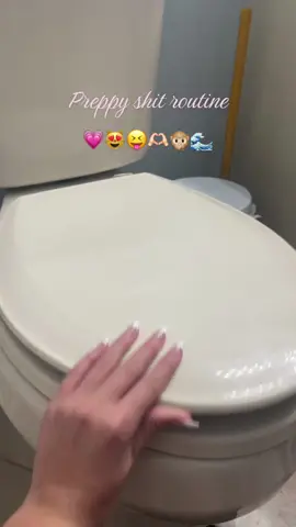 Dookie routine💗😝😻🌊🫶🏻🤭🙊#jokes #oreppy #vibes #preppyroutine #preppy_bri.lifestyle #lovemyfans #rich #dookieroutine #poop #preppypooproutine 