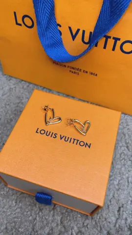 Merry Christmas to Me!!! 🥰  I wanted some Lv earring but I hate getting what everybody else got so these was a must have!! 