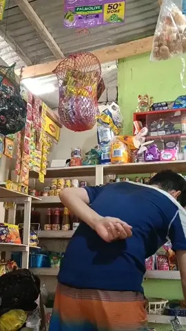 Sumasakit ulo ko sa mga utang buti na lang #maADvilidad ako. With Ibuprofen (Advil) siguradong tanggal lahat ng pananakit ng katawan forda tao sa tindahan. Ganun! #sponsoredpost GSK Customer Care Hotline: 1800-89088275 ph.customer-relations@gsk.com Note: Always read the label prior to use. ASC Ref. G113P121922AS