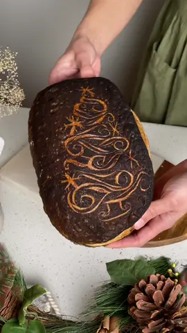 Christmas tree score! #bread #sourdough #fyp #foryoupage #christmas #christmastree #Foodie #trending #viral #viralvideo 