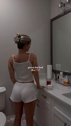 best part of the day: washing my face and doing my nighttime skincare routine 🫧🌙 #nightroutine #makeupremoval #cleansingbalm #skincare #nightskincareroutine #nighttimeroutine #nightlyroutine #closingshift #facewash #pajamas #tea #girly #bedtime  night time skin care getting ready for bed washing my face makeup removal  making removing cleansing balm  grwm for bed taking off my makeup 