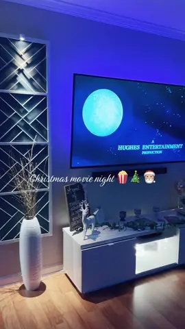 Your sign to have a Christmas night with your siblings 🎅🏼🎄 #holidaytiktok#holidaycountdown#holidayvibes#christmas#christmastiktok#movienight#fypシ゚viral#santaclausmovies#christmasmovies#blogger#christmas2022#december  