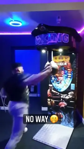 HE BROKE THE #PUCHMACHINE 💪🤯 (via ammarnazir_/IG) #power  #arcade #challenge #boxing #sportstiktok 