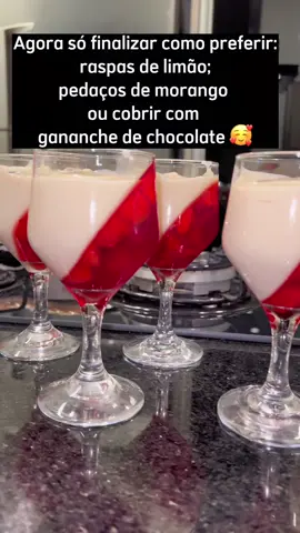 Inspiração para uma sobremesa linda! #sobremesadenatal #sobremesa #gelatina #sobremesadegelatina #taçadenatal #natal #ceianatalina 