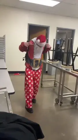 santa got stable 🥶🎅#HolidayOREOke #f #fy #fyp #fypシ #fypage #viral #santa #sturdy #goofy #stable #fypシ゚viral #foryou #foryoupage #foruoupage #foryoupageofficiall 