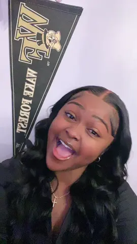 #hopeyouaintlovinthecrew #igotmyhairdone #32inchhair 