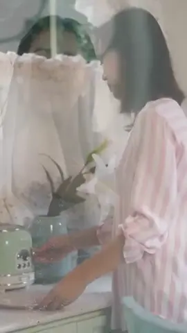 Selamat Hari Ibu untuk ibu yang paling luar biasa. Terima kasih atas perhatianmu yang luar biasa. Ibu terima kasih telah menjaga kami dengan baik dan membuat setiap hari begitu menyenangkan. Selamat Hari Ibu. Judul :  Dear mama Ciptaan :  Andrew Darmoko @itsmeamok Artist : Nicole Rossi @nicole_rossi_