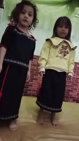 2 đứa cháu 😍