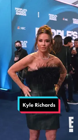 Kyle was worried she was going to look like she was catching sardines on the GlamBOT 😂😂😂 I don't think that's how it went down, but I had to figure out how to make her feel like she was going to shine!! I knew she knew how to post for a picture, so it was my job to figure out how to get some movement out of that pose. I think it turned out quite well! #kylerichards #colewalliser #livefrome #glambotbts #peopleschoice 