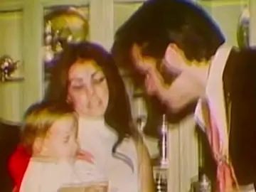 Elvis Christmas Aesthetic #elvispresley #elvischristmas #elvisedit #fypシ #oldhollywood #priscillapresleyedit #illbehomeforchristmas #vintagechristmas #christmasaesthetic #oldhollywoodedit #christmaslove #elvisandpriscilla #60saesthetic #christmassongs #fy #edit 