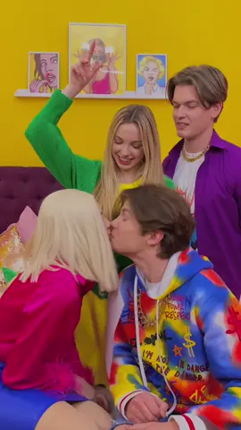 How much time do you spend on the phone? 🥰🤳📱 #timtin #crazycasa #trend #challenge #kiss #recommendations #usa🇺🇸 #fyp #highschool #christmas #school #Love 