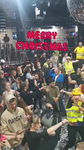 Najedzeni po wigili? 🤭 Niech vixa będzie z wami ⛔☢️⚠️ #dance #dancevixa #vixadance #party #vixa #club #dexon #dexonteam 