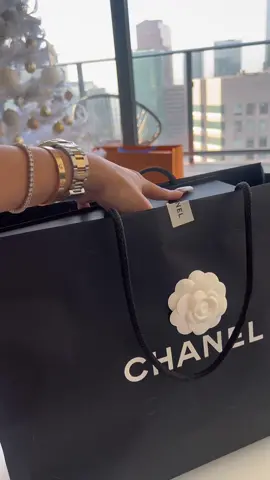unboxing my new Chanel #fyp #fypシ #explore #unboxing #luxury  #shoppinghaul  #chanelunboxing #chanel #dubaimall #dubai #luxurytravel #foryou #drake #designerhandbags #haultok #trending #viral 