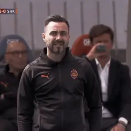 Roberto De Zerbi - Elimde Duran Fotoğraf #dezerbi #sassuolo #seria #sad