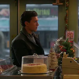 All alone #marvel #spiderman #christmas #nowayhome #peterparker #michellejones #superhero #tomholland #movie #fyp 