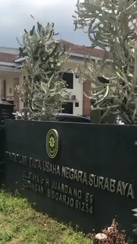 Pengadilan Tata Usaha Negara yang biasanya disebut dengan PTUN merupakan sebuah lembaga peradilan di lingkungan Peradilan Tata Usaha Negara yang mempunyai kedudukan di ibu kota kabupaten atau kota. Mahasiswa program studi Hukum Tata Negara Fakultas Syari'ah dan Hukum UIN Sunan Ampel Surabaya mengadakan sebuah kegiatan Praktik Peradilan PTUN di PTUN Surabaya.  Kegiatan Praktik Peradilan PTUN dilakukan selama 2 minggu dimulai dari tgl 03 Oktober s/d 14 Oktober 2022. #fyp 