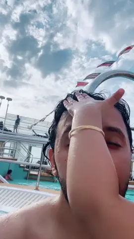 بالقوه غنيت 😂💗 #صالح_اليامي #طرب #اكسبلور #ترند #explore #trending #foryou 