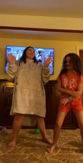 Dancing time :) #fyp #ReasonForBooking 