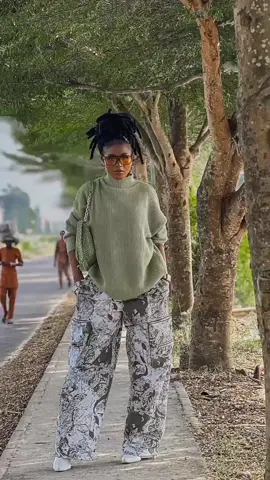 choppa#fashioninspiration02 #fashiontiktok #HIICOFIS02 #tiktok #cargo #locs #dread #slim #model Beingglowri:)