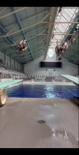 satisfying lead ups!! @brooke_ta  #diving #dive #flips #aquatics #springboarddiving #fyp #foru #foryoupage #sports #flip #sport #springboard #kcac #pool #leadups #synchro #synchronized #synchronizeddiving #dryland #synchrodiving #training 