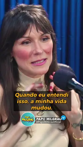 “Atos grandes de amor não aproximam, afastam…” 👀 Convidada: @arianaschlosser_  Programa: @papomilgrauoficial  #p#papomilgraup#podcastrelacionamento 