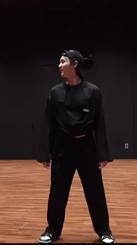 เบื้องหลังการซ้อมเต้น Hip Hop ของเฮียล่าสุด😂😂 #suga #suga_bts 
